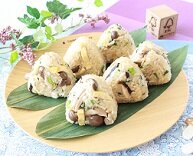 きのこと油揚げの炊き込みごはん