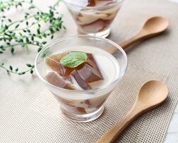 黒糖寒天アーモンドミルクかけ